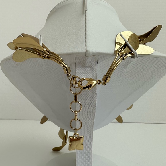 BCBGMAXAZRIA GOLD ELEGANT DROP NECKLACE - Picture 7 of 8